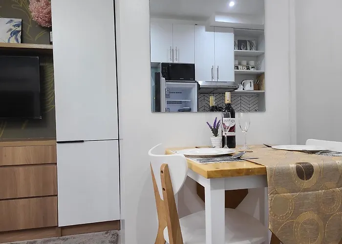 Plumera Studio With Balcony Staycation Near Mactan International Airport