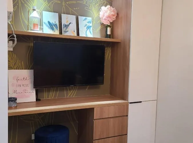 Plumera Studio With Balcony Staycation Near Mactan International Airport Hotel a capsule